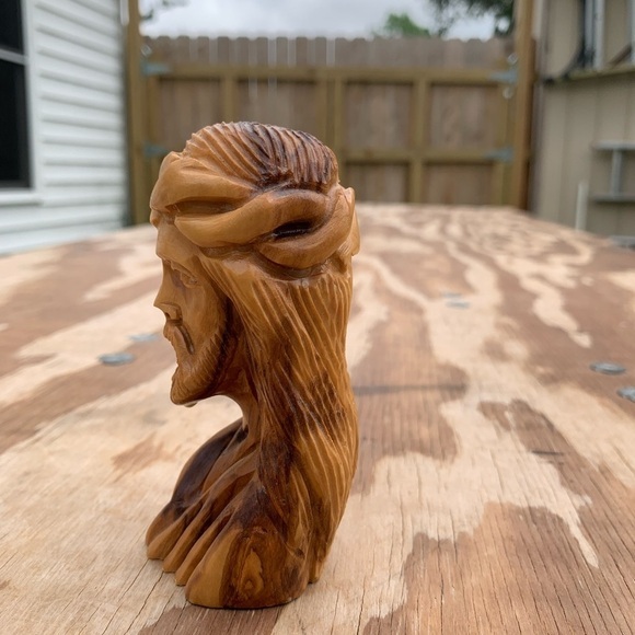 - Vintage Carved Olive Wood Jesus With Crown Thorns Catholic Statue Religious‎ - Picture 2 of 12